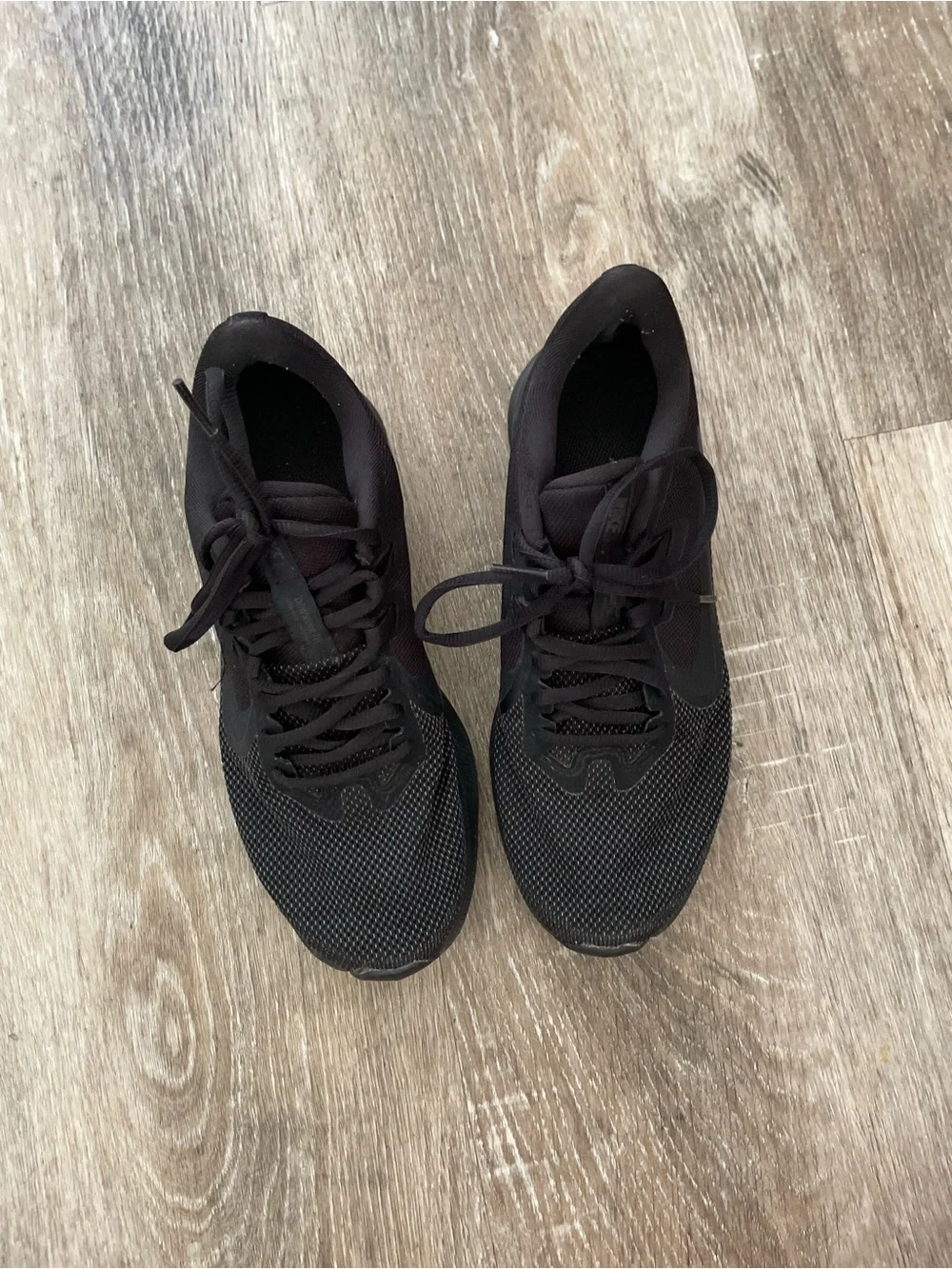 Men's Black Lightweight Mesh Running Shoes